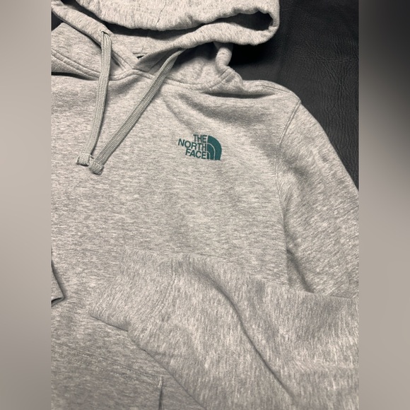 The North Face Light Gray Pullover Hoodie - Picture 2 of 4